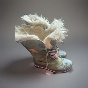 Sorel Kids Olive Green and Pink Trim Faux-Fur Winter Boots